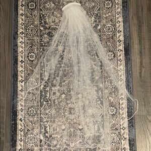 Elegant White Bridal Veil